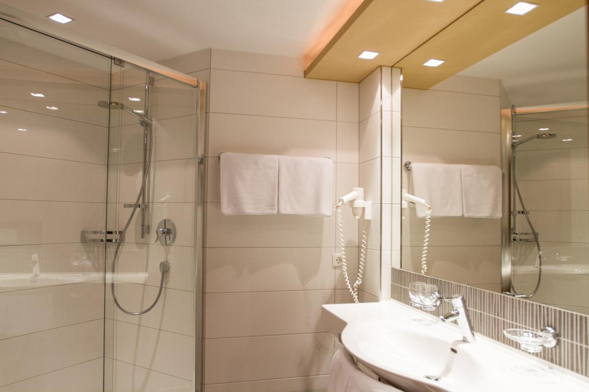 Hotel Garni Astoria Ишгль Экстерьер фото